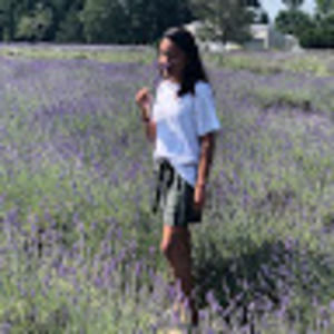 Meet your Posher, Vanessa